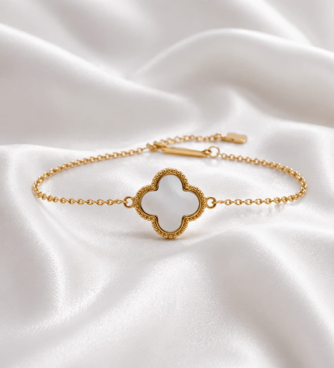 Pearl Clover Bracelet