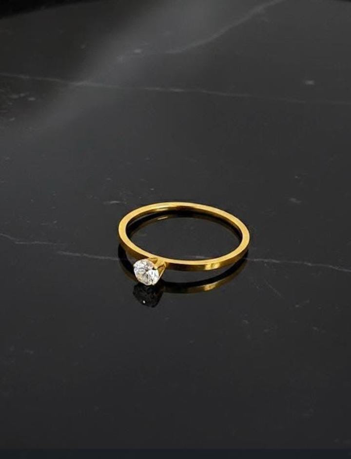 White Stone Ring Size (8)