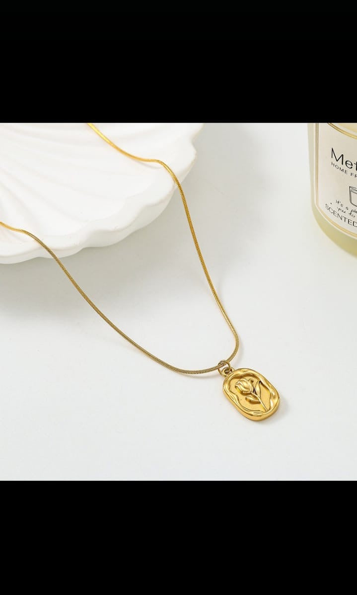 Vintage Gold Tulip Pendant