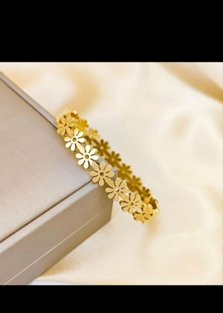 Gold Daisy Flower Band Handcuff