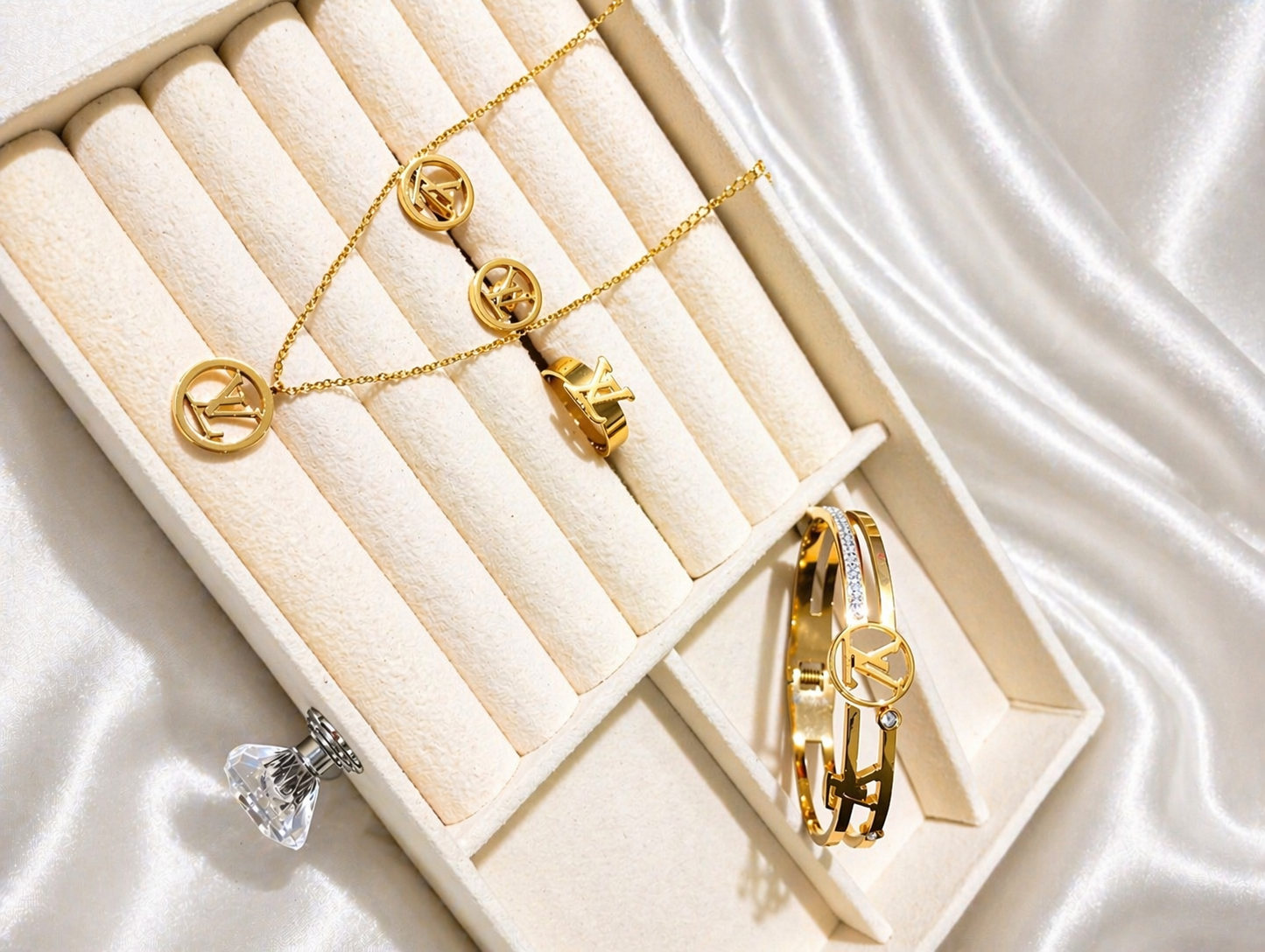 LV PENDANT SET