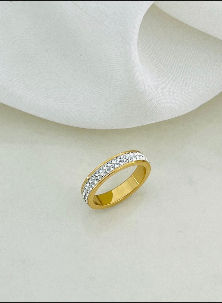 Pave Crystal Ring size(8)
