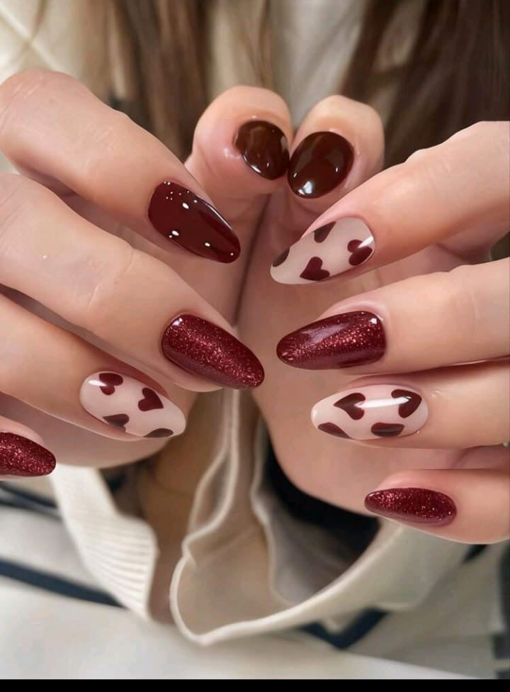 Red Glitter Hearts Nails 💅