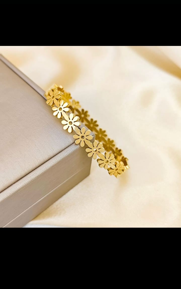 Gold Daisy Flower Band Handcuff