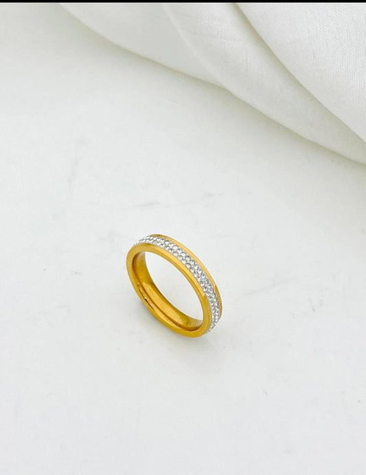 Pave Crystal Ring size(8)
