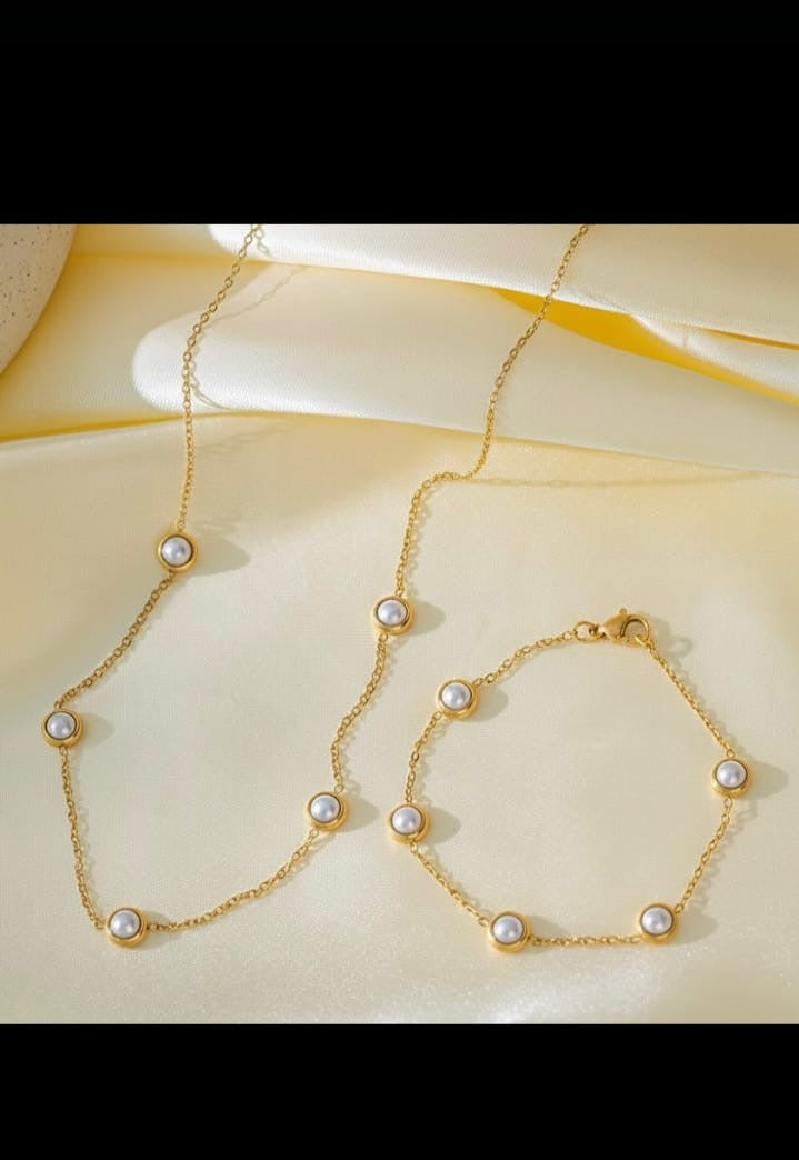 Pearl Necklace and Bracelet Set