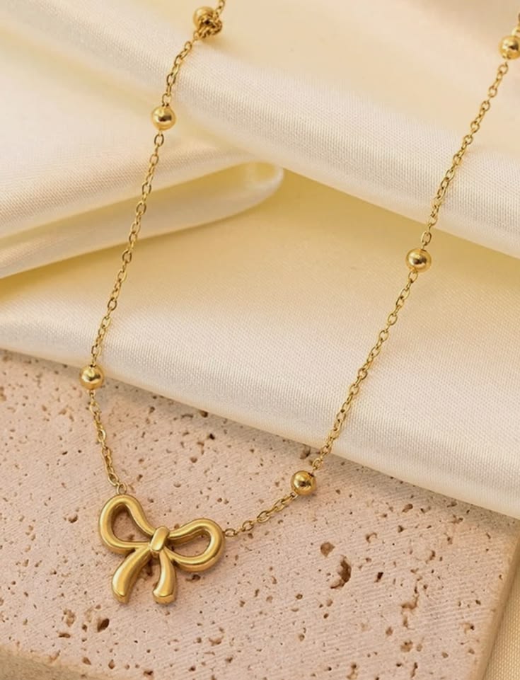 Bow Pendant