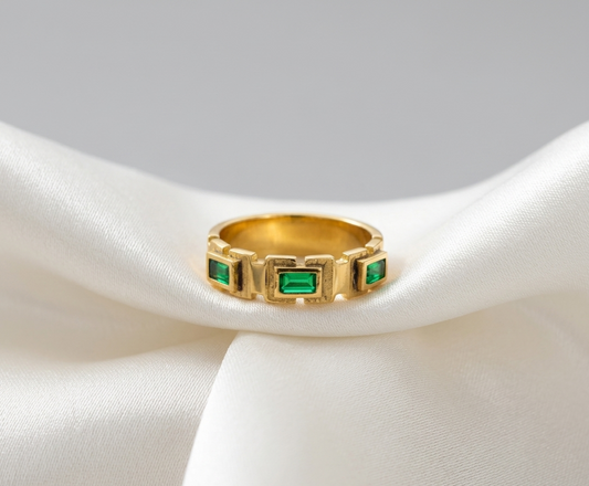 Gold Emerald Eternity Ring Size (8)