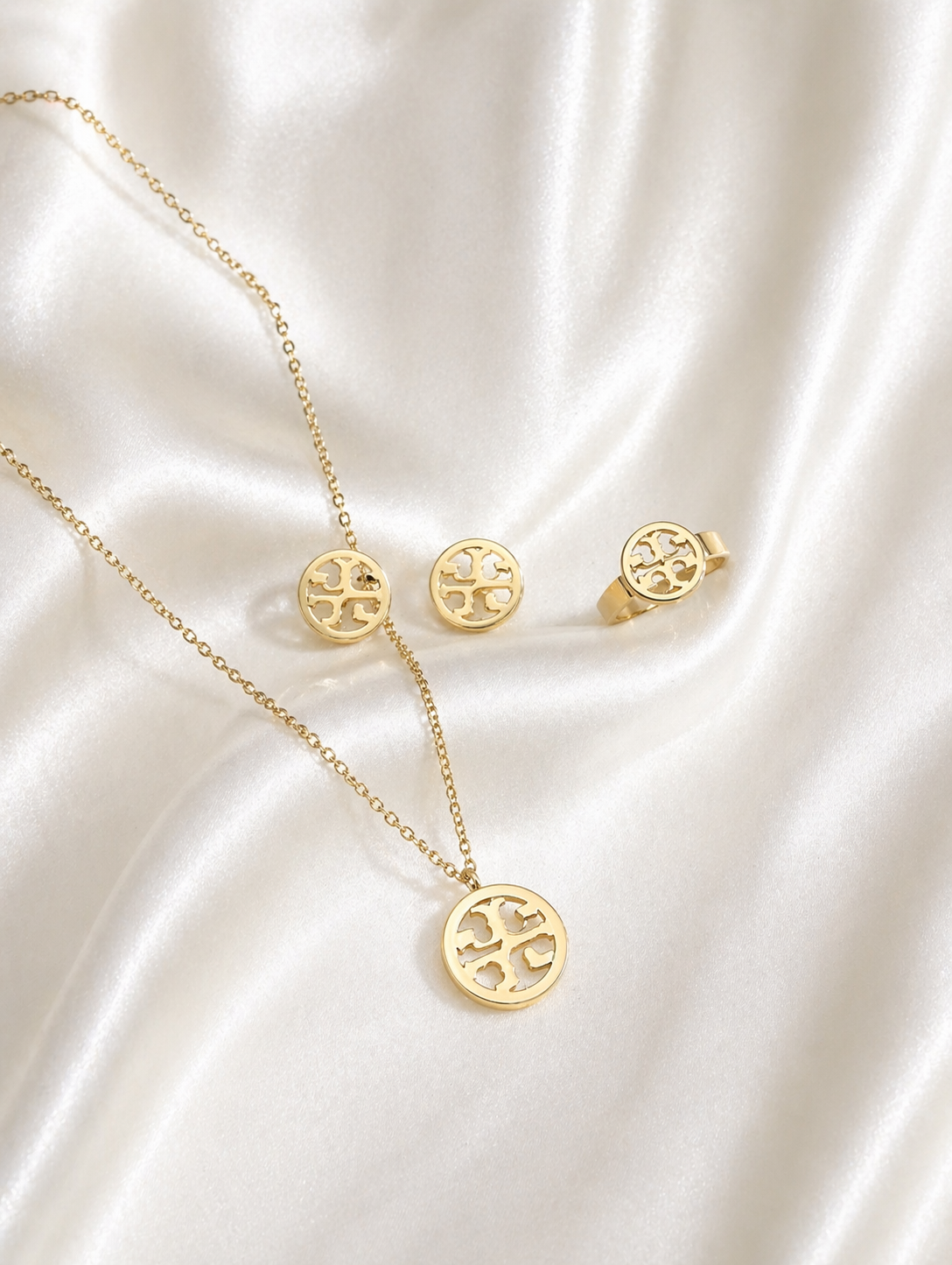 Tory Burch Pendant Set