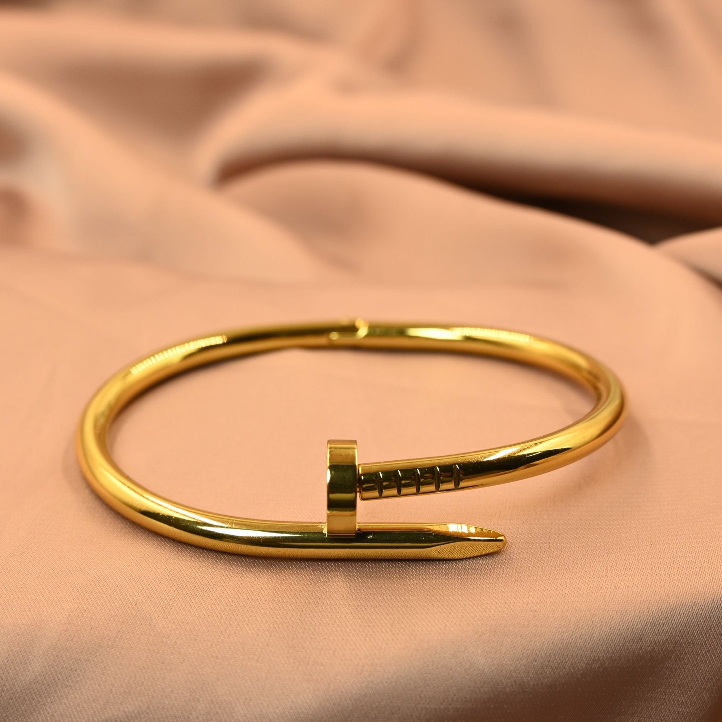 Twisted Nail Handcuff