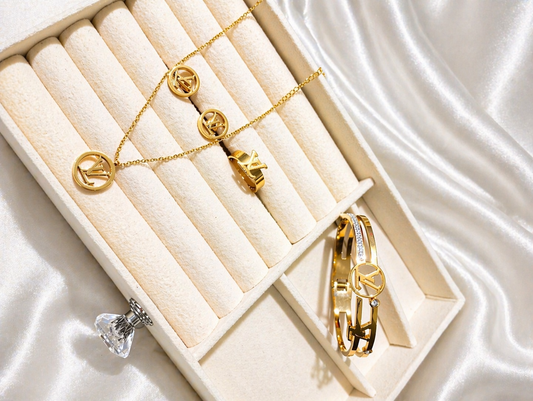 LV PENDANT SET
